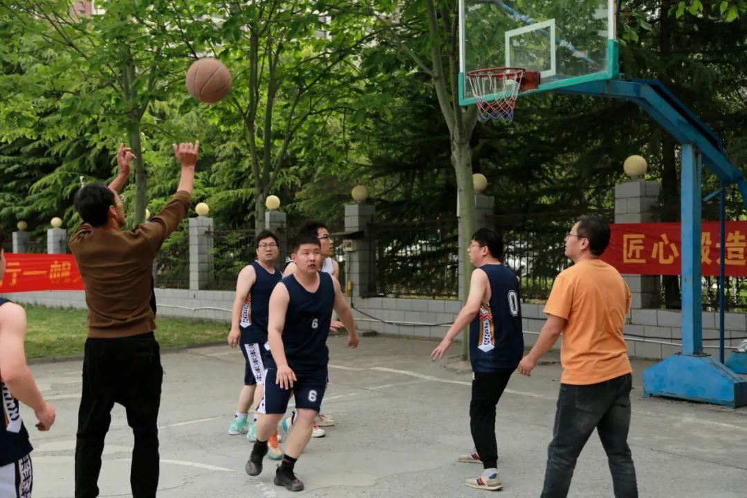 上海山美股份2025春季運動會火熱啟幕！拔河、籃球預賽燃情開戰(zhàn)